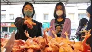Harga Daging Ayam Broiler Naik 14,29 Persen di Pasar Angso Duo, Kini Rp35.000 per Kg