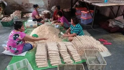 Harga Kedelai Naik, Perajin Tempe di Ponorogo Kecilkan Ukuran demi Bertahan