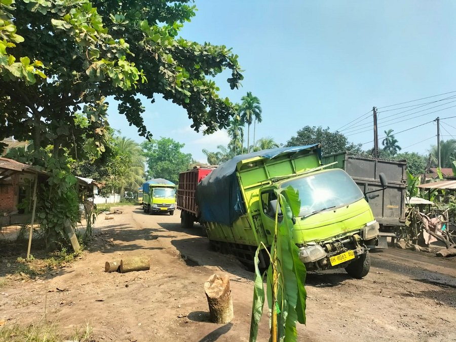 Blokade Truk Batu Bara di Mestong Berbuah Hasil, Jalan Tanjung Pauh Segera Diperbaiki
