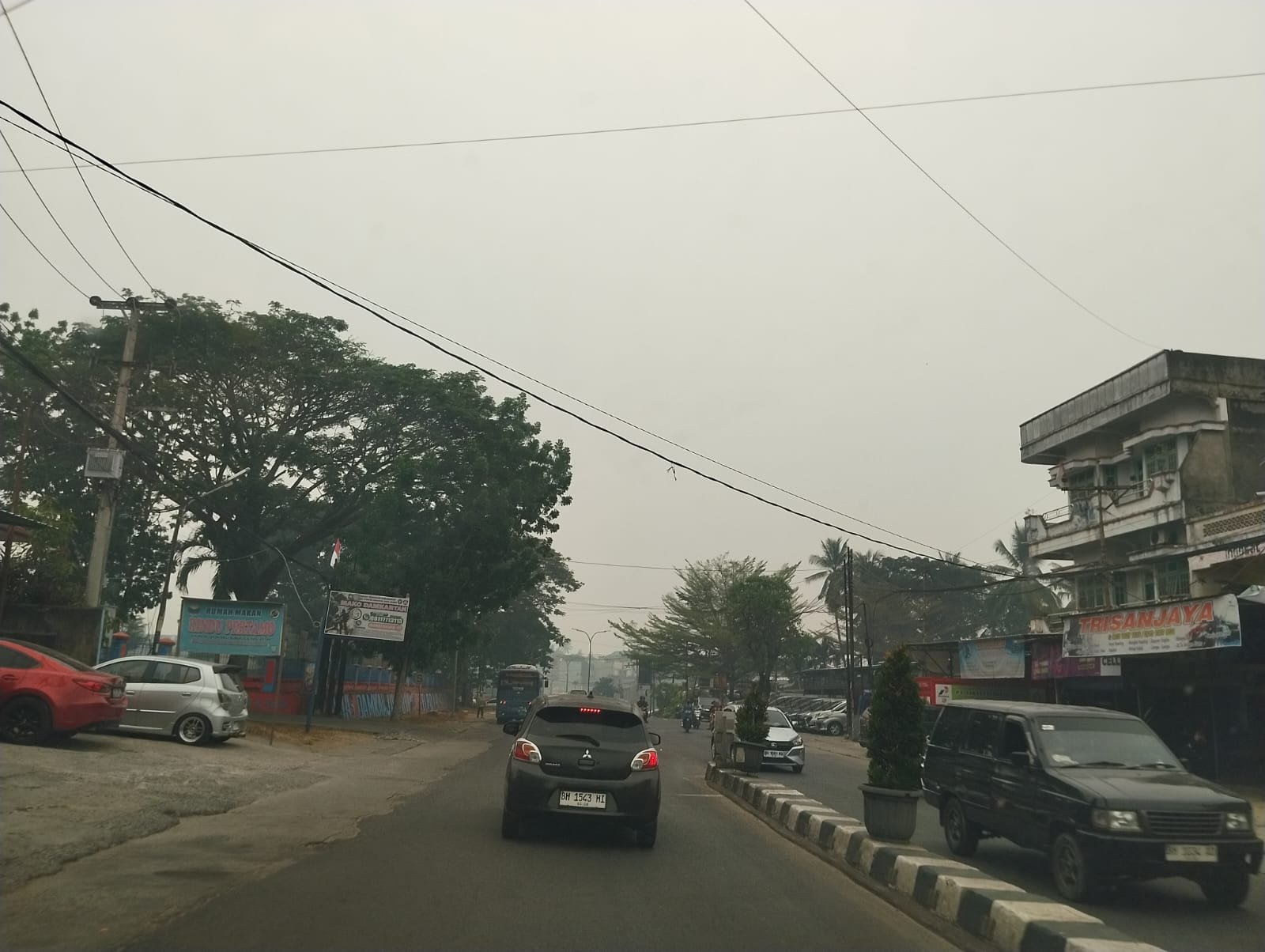 Kabut Asap Menyelimuti Jambi Hari Ini, Kualitas Udara Masuk Kategori Tidak Sehat hingga Berbahaya