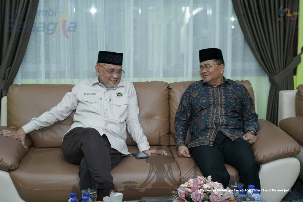 Wali Kota Jambi Dampingi Menteri Haji Sambut 444 Jamaah Haji Kloter 20