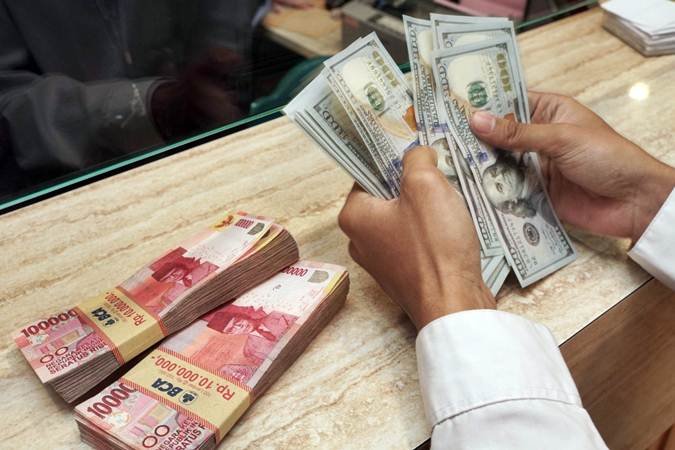Update Kurs Rupiah Pagi Ini, Melemah Lagi Dekati Rp18.000