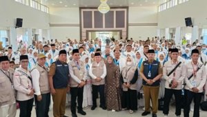 Gubernur Al Haris Lepas 442 Jamaah Haji Kloter 19 Jambi