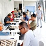 Turnamen 10 Best Chess Player Jambi 2026 Memanas! Sarmadoli Tumbangkan Izhar Bafadhal, Duel Para Master Warnai Putaran Pertama