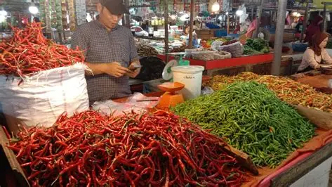 Cabai Rawit Naik di Pasar Angso Duo Hari Ini