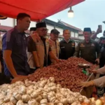 Harga Cabai di Pasar Angso Duo Hari ini Turun, Bawang Putih Justru Naik