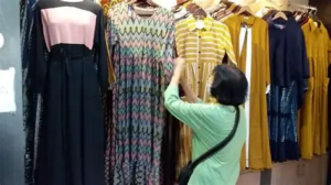 Banyak Toko Baju Gulung Tikar, Begini Cara Bertahan di Tengah Gempuran Belanja Online