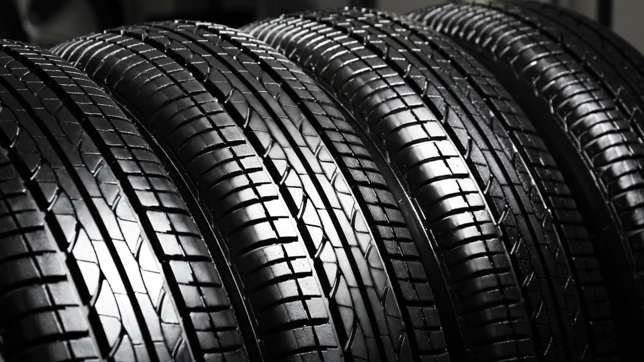 Jangan Asal Tancap Gas! Cek 5 Kondisi Ban Mobil Sebelum Perjalanan Jauh