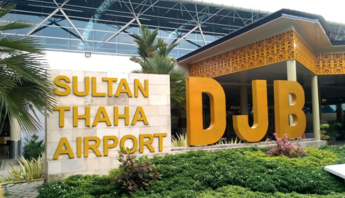 Kabut Asap Selimuti Bandara Sultan Thaha, Jarak Pandang Naik-Turun hingga 1.000 Meter