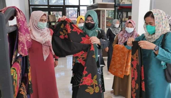 Hampir 500 Motif Batik Tanjab Barat Bisa Jadi Peluang Bisnis, Perajin Dibidik Naik Kelas