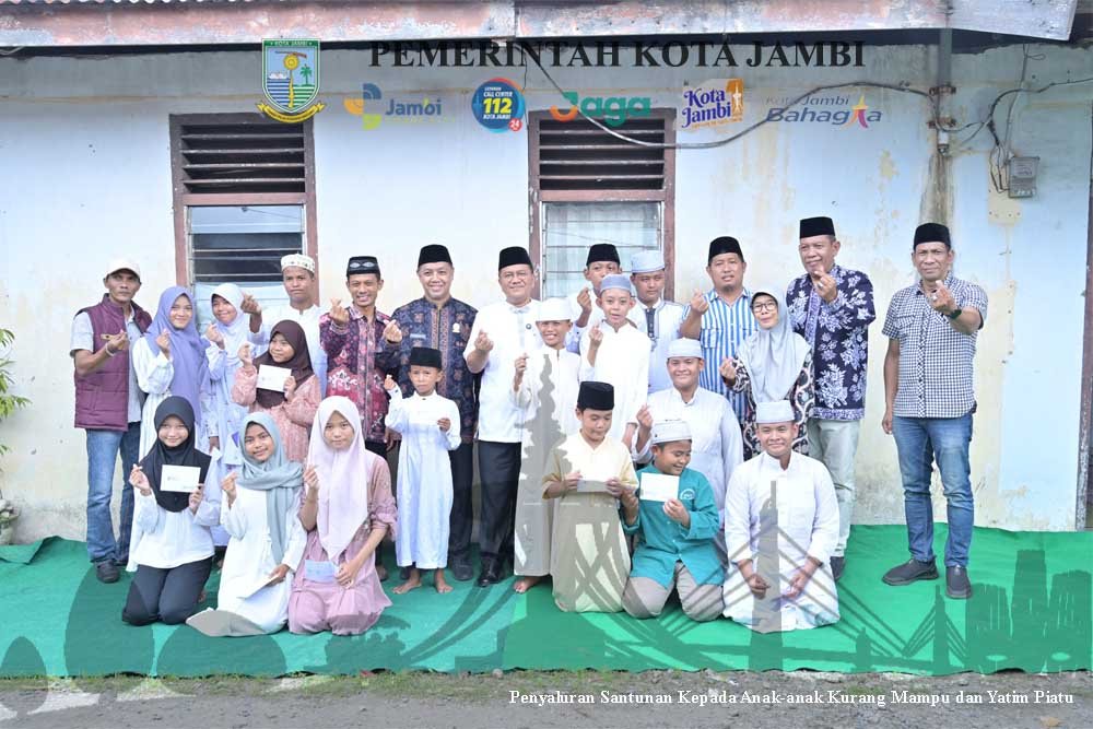 Wali Kota Jambi Salurkan Santunan untuk Anak Yatim dan Kurang Mampu