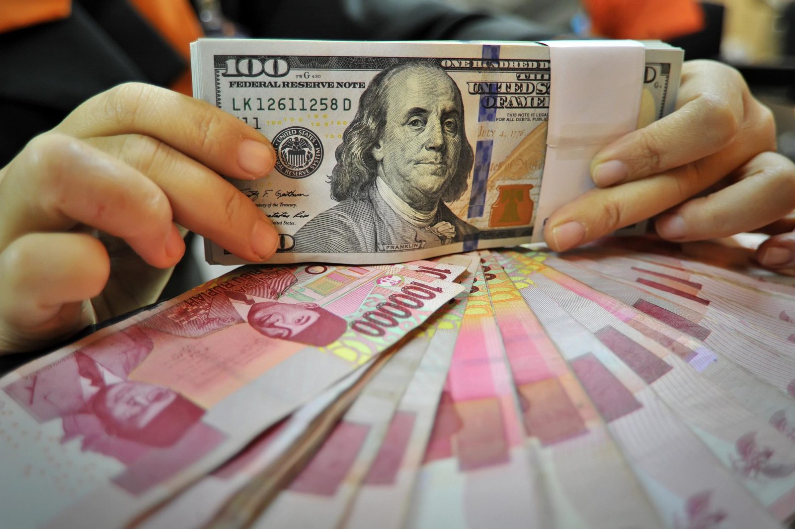 Rupiah Dibuka Loyo! Sentuh Rp17.386 per Dolar AS