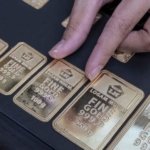 Emas Antam Kembali Terpuruk! Sentuh Rp2,718 Juta per Gram