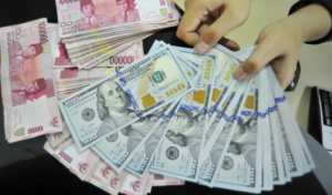Rupiah Kembali Masuk Zona Merah, Melemah ke Rp17.685 per Dolar
