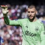 Maarten Paes Jadi Andalan Ajax! Tampil 90 Menit, Kini Dibidik untuk Lawan FC Sion