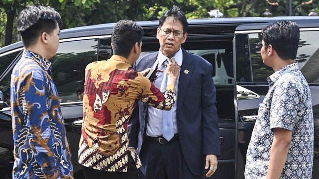 Purbaya Ancam Copot Dirjen Bea Cukai Jika Terbukti Terima Suap Rp2,9 Miliar
