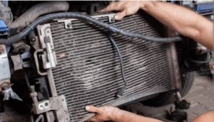 Pemilik Mobil Wajib Tahu! Ini 5 Tanda Radiator Bermasalah yangh Bisa Bikin Mesin Overheat