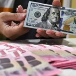 Dolar AS Tertekan, Rupiah Menguat ke Rp17.695