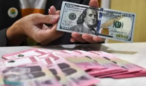 Dolar AS Tertekan, Rupiah Menguat ke Rp17.695