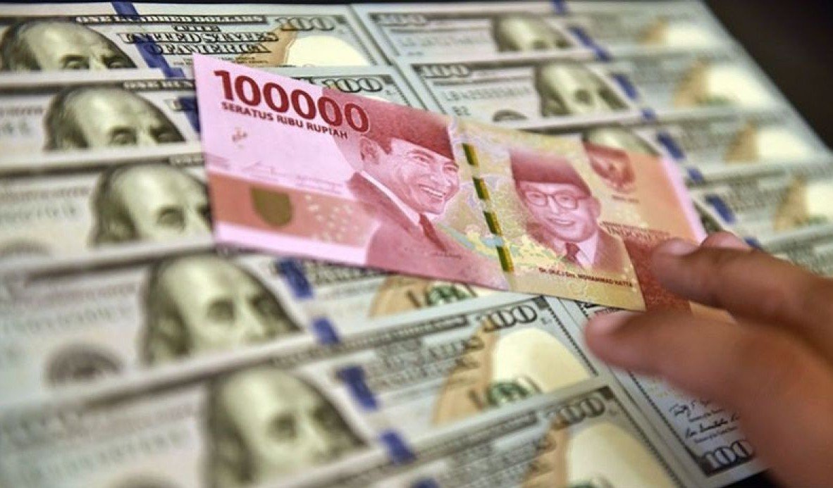 Rupiah Terpukul Pagi Ini, Sentuh Rp17.878 per Dolar AS