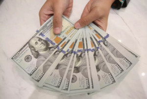 Cek Kurs Dolar Hari Ini di BCA, Mandiri, BRI, dan BNI, Rupiah Menguat Rp18.015 per Dolar AS
