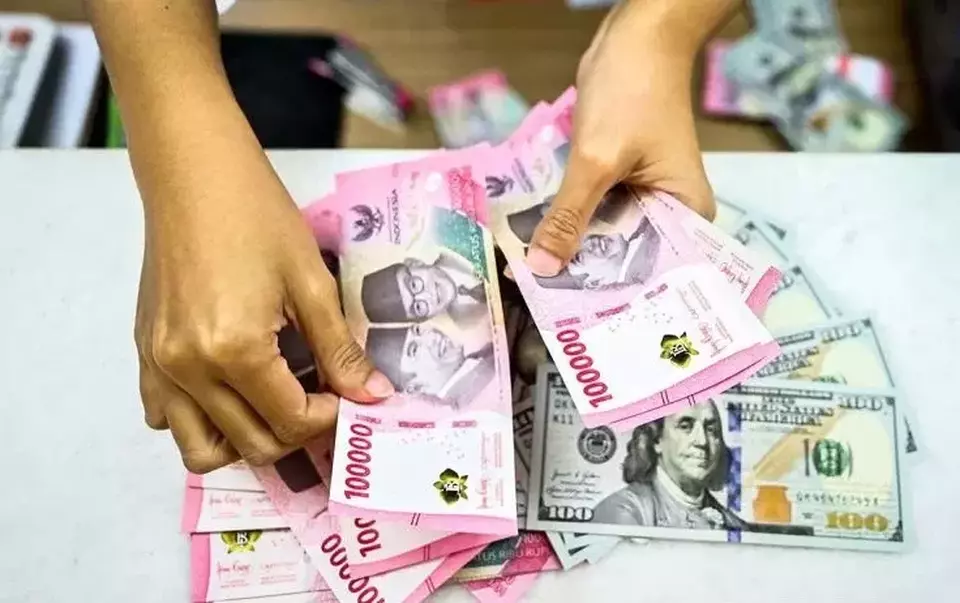 Rupiah Tersungkur, Ini Kurs BCA hingga BNI Hari Ini