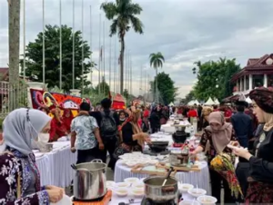 Dari Pasar hingga Kuliner, Apa yang Membuat Konsumen Batang Hari Mau Belanja?