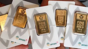 Harga Emas Antam Hari Ini Turun Rp24 Ribu per Gram