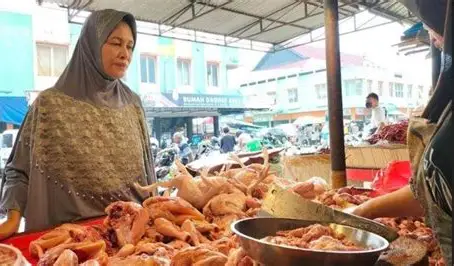 Harga Bawang dan Ayam Broiler Naik di Pasar Angso Duo, Sembako Lain Stabil